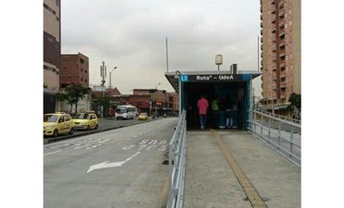 Venta de local, oficina o consultorio en El Chagualo, Medellín