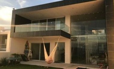 CASA EN FRACCIONAMIENTO EN BURGOS, TEMIXCO, MORELOS.