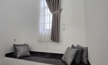 Dijual Rumah Mewah furnished dengan Kolam Renang di Puspita Loka BSD