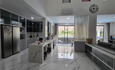 Dijual Rumah Mewah furnished dengan Kolam Renang di Puspita Loka BSD