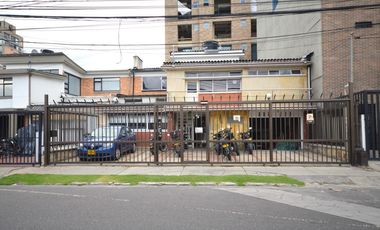 casa en arriendo en la castellana. Cod A479191