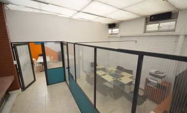 casa en arriendo en la castellana. Cod A479191