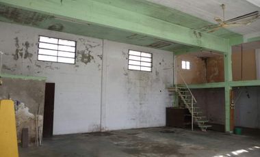 LOCAL COMERCIAL EN AV. 32