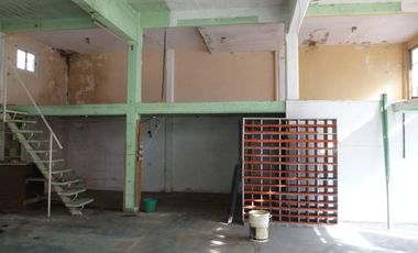 LOCAL COMERCIAL EN AV. 32