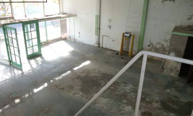 LOCAL COMERCIAL EN AV. 32