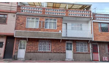 Casa tres pisos sector San Fernando - Bogotá