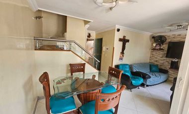 Venta de hermosa casa en conjunto cerrado en Floridablanca con un área de 48 metros y dos niveles. Cod V12581