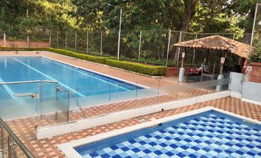 Venta de hermosa casa en conjunto cerrado en Floridablanca con un área de 48 metros y dos niveles. Cod V12581