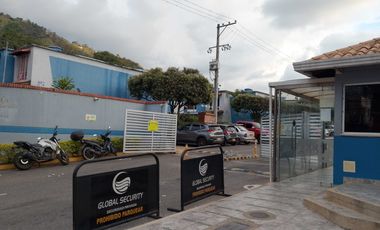 Venta de hermosa casa en conjunto cerrado en Floridablanca con un área de 48 metros y dos niveles. Cod V12581