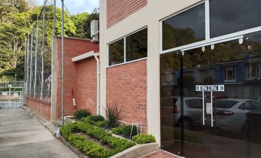 Venta de hermosa casa en conjunto cerrado en Floridablanca con un área de 48 metros y dos niveles. Cod V12581