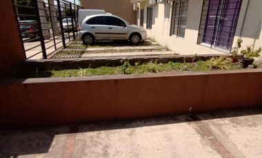PERMUTA - DEPARTAMENTO DE 2 AMBIENTES AL FRENTE C/ COCHERA - MORON SUR