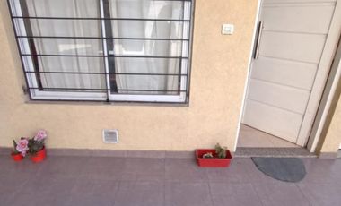 PERMUTA - DEPARTAMENTO DE 2 AMBIENTES AL FRENTE C/ COCHERA - MORON SUR