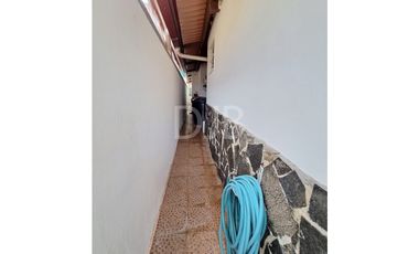 VENTA DE CASA CON PISCINA EN BRISAS DEL GOLF $260,000 #528