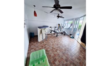 VENTA DE CASA CON PISCINA EN BRISAS DEL GOLF $260,000 #528