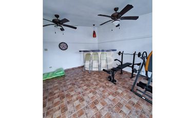 VENTA DE CASA CON PISCINA EN BRISAS DEL GOLF $260,000 #528