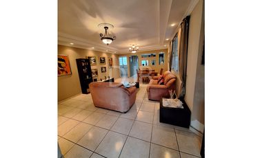 VENTA DE CASA CON PISCINA EN BRISAS DEL GOLF $260,000 #528
