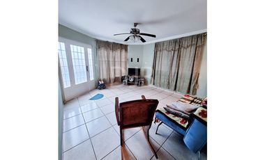 VENTA DE CASA CON PISCINA EN BRISAS DEL GOLF $260,000 #528