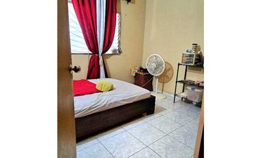 CASA EN VENTA  EN LAS LOMAS CON AMPLIO TERRENO