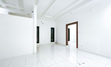 Rumah 3 Lt SHM Siap Huni 10 menit ke Mall Ciputra Cibubur J-39285