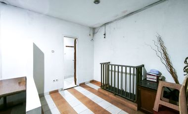 Rumah 3 Lt SHM Siap Huni 10 menit ke Mall Ciputra Cibubur J-39285