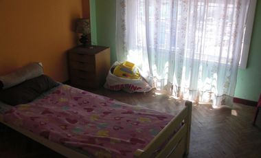 CASA MULTIFAMILIAR CON 4 DORMITORIOS, 2 BAÑOS PATIO CON PARRILLA. PLANTA ALTA A TERMINAR.