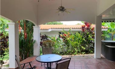 Se vende casa de playa en Coronado