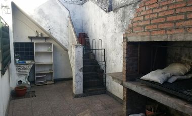 Chalet 4 ambientes. Barrio San Nicolas.