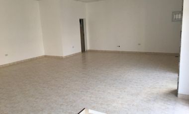 SE ALQUILA GRAN LOCAL COMERCIAL EN PLENO CENTRO