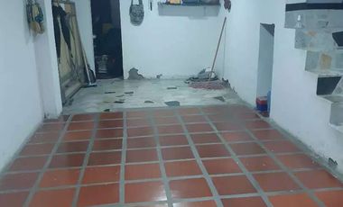 SE VENDE EXCELENTE CASA EN LOS ALCÁZARES CON RENTA, MANIZALES