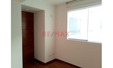 Se Alquila Departamento De 3 Habitaciones + Estudio En Velasco Astete Con Caminos Del Inca