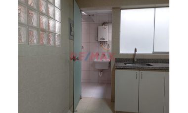 Se Alquila Departamento De 3 Habitaciones + Estudio En Velasco Astete Con Caminos Del Inca
