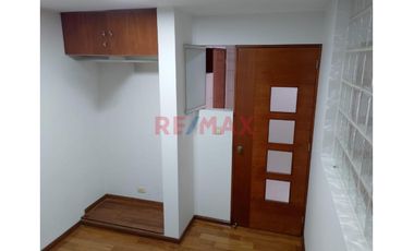 Se Alquila Departamento De 3 Habitaciones + Estudio En Velasco Astete Con Caminos Del Inca