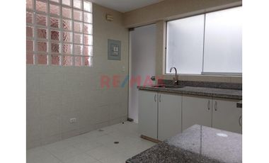 Se Alquila Departamento De 3 Habitaciones + Estudio En Velasco Astete Con Caminos Del Inca