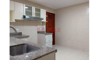 Se Alquila Departamento De 3 Habitaciones + Estudio En Velasco Astete Con Caminos Del Inca