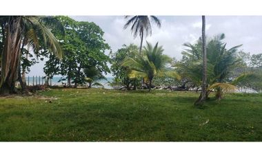 Terreno En Venta Frente Al Mar En Puerto Lindo