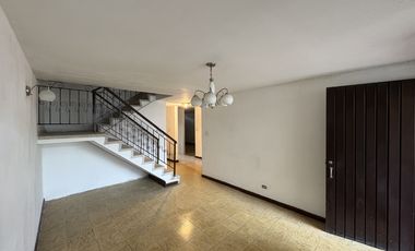 casa en arriendo en prados del norte. Cod A3593