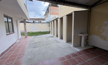 casa en arriendo en prados del norte. Cod A3593