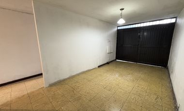 casa en arriendo en prados del norte. Cod A3593