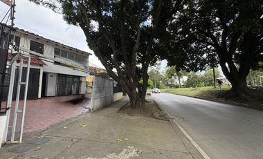 casa en arriendo en prados del norte. Cod A3593