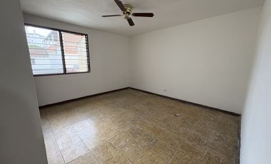 casa en arriendo en prados del norte. Cod A3593
