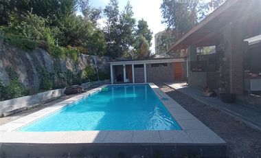 Casa en venta de 267 m2 + Terreno de 1.956 m2 en Rancagua