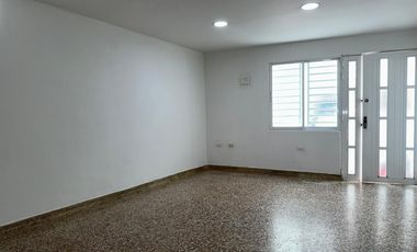 casa en arriendo en granada. Cod A108214