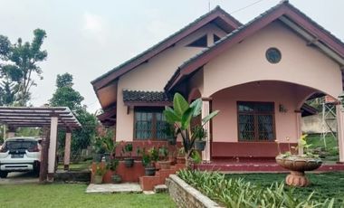 Dijual rumah villa di Ciawi Bogor
