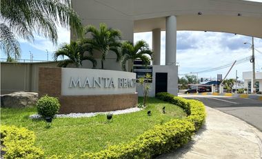 CASA  AMPLIA EN URB MANTA BEACH, MANTA
