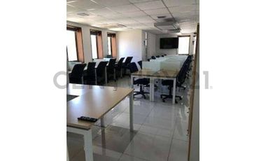 Vendo Espectacular Oficina en pleno Barrio El Golf