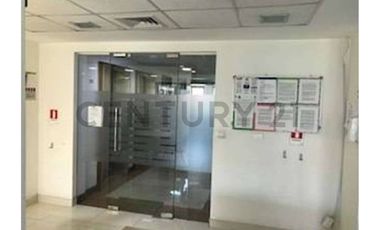 Vendo Espectacular Oficina en pleno Barrio El Golf