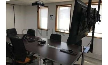 Vendo Espectacular Oficina en pleno Barrio El Golf