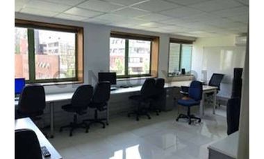 Vendo Espectacular Oficina en pleno Barrio El Golf