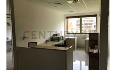 Vendo Espectacular Oficina en pleno Barrio El Golf