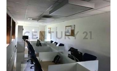 Vendo Espectacular Oficina en pleno Barrio El Golf